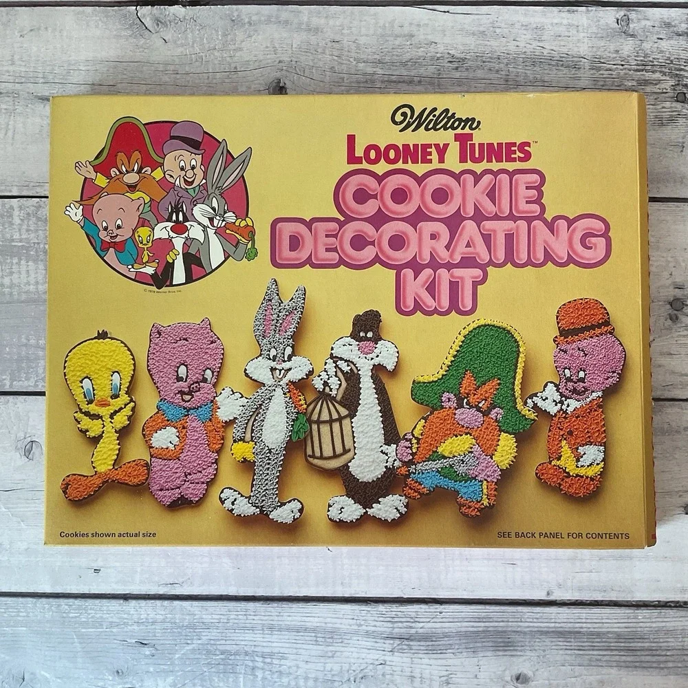 Wilton Looney Tunes Cookie Cutters‎ Decorating Kit 1978 Warner Bros Bugs Bunny